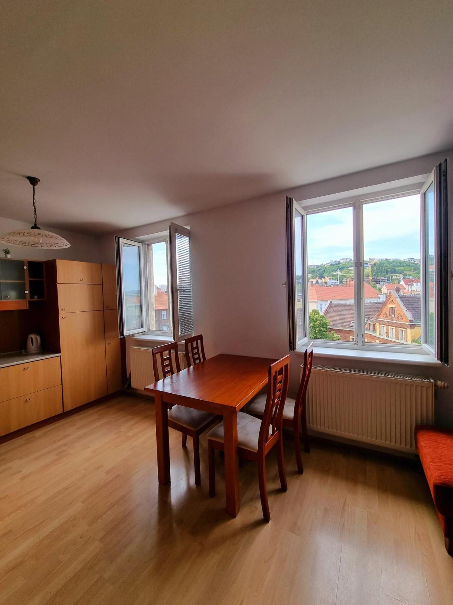 3 Near The Train Station And Center Appartement Bratislava